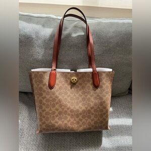 New Coach willow tote with signature canvas